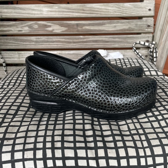Dansko Pro Black Mosaic Clog Size 36 - Picture 1 of 7